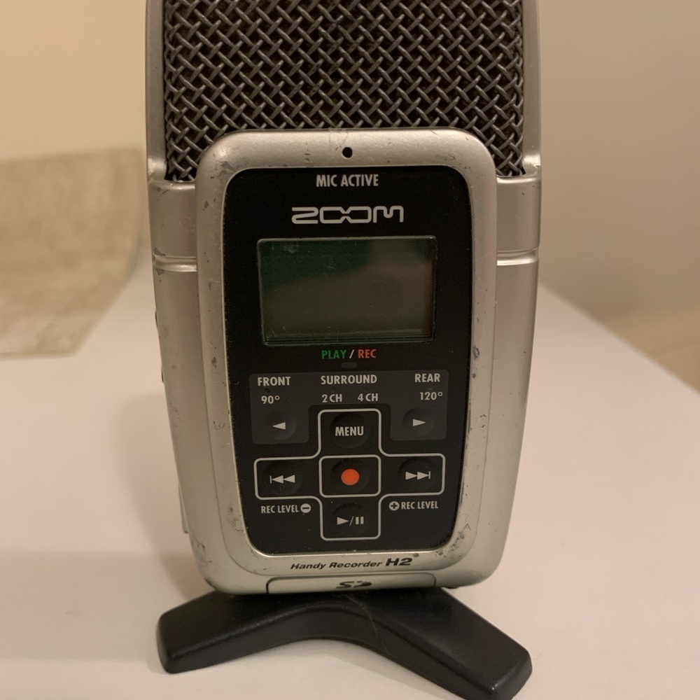 Zoom Handy Recorder H2 - Silver and Black Design